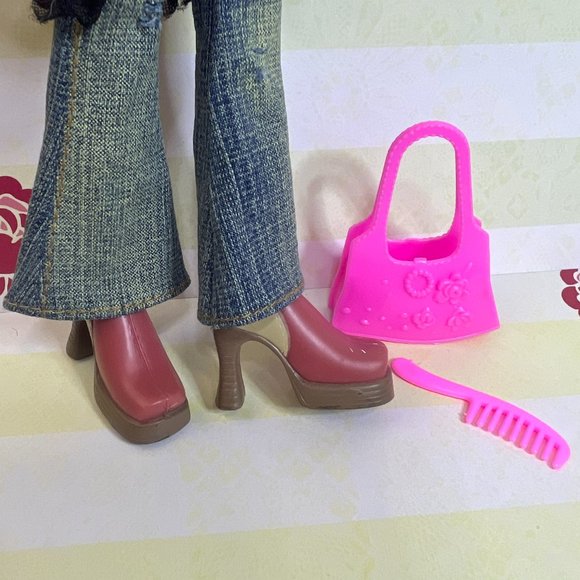 Vintage 2001 Bratz Yasmin Doll Long Brown Hair Hazel Eyes - Picture 11 of 12